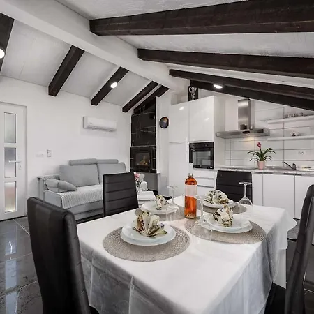 Prázdninový dům House Melina *